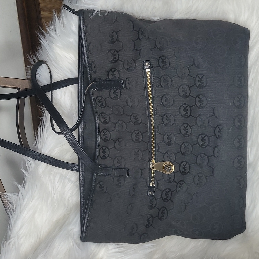 MK tote